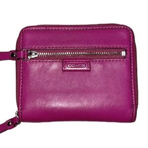 Coach wallet zip around Magenta NWT /with Defects